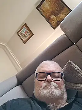 petvarad XXX чат на живо