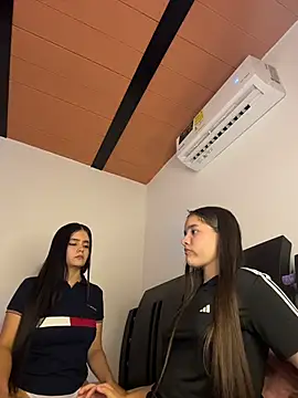 Онлайн чат XXX Zow_