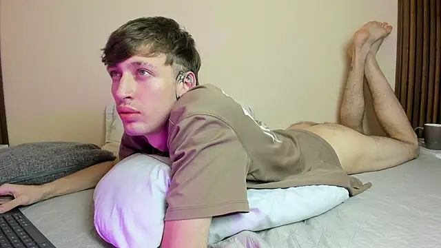 XXX chat uživo modela Max_saenz