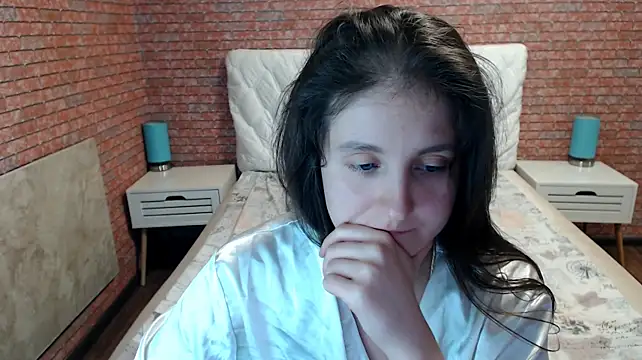 Holliy_Cooper Live XXX-Chat