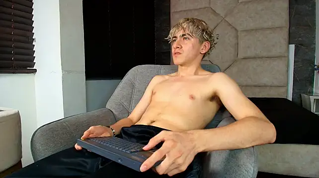 Tyler_Mcrey Live XXX-Chat