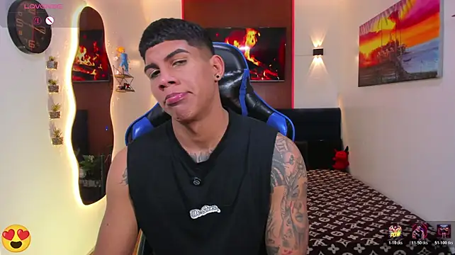 Damian_latinxxx Show in webcam