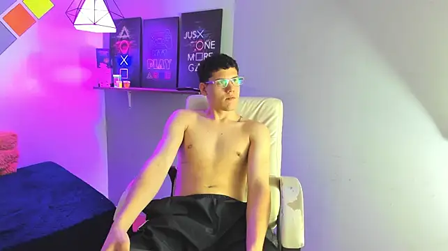 luca_white's Webcam Show