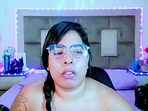 indiantopaz694u's Live XXX Chat
