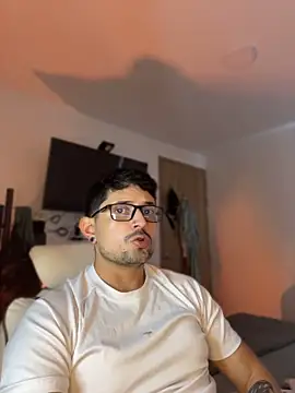 TroyeKnight – Naživo XXX chat