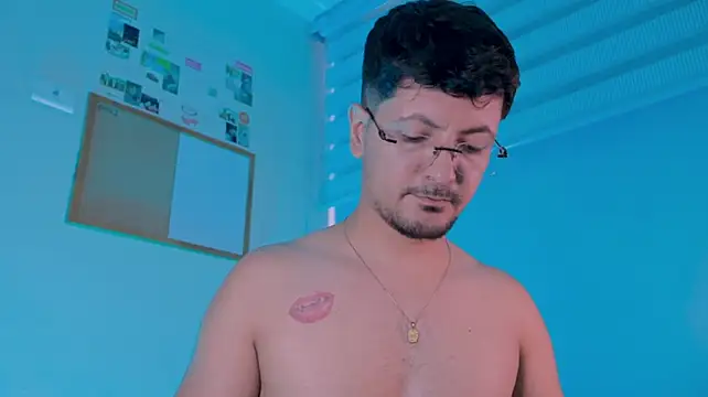 צ'אט XXX בשידור חי של DerekGrayX