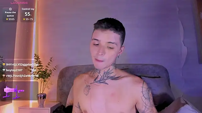 Онлайн чат XXX Ian_Castillo_