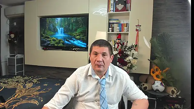 SpartacusDaddy48 XXX чат на живо