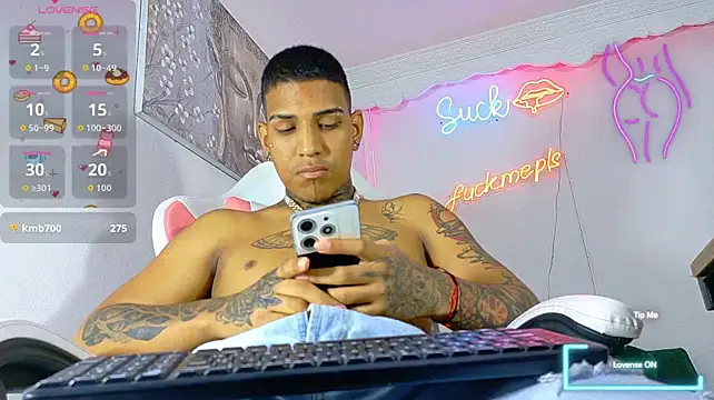 Smith-Andy লাইভ XXX চ্যাট