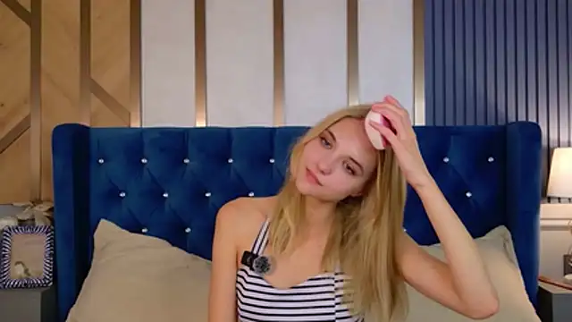 4example_Chloe Live XXX-chat