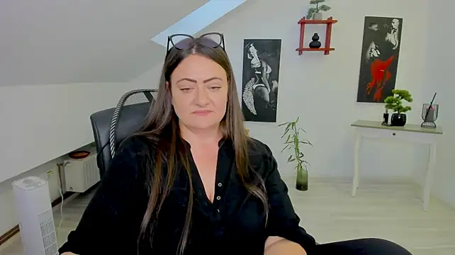 MistressDarrah Chat XXX live