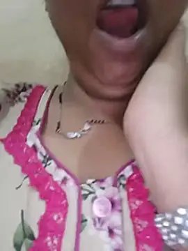 Nidhi108xxx's Live XXX Chat