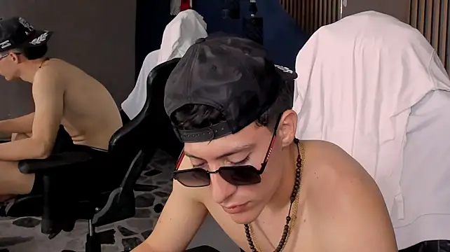XXX chat uživo modela TheGhostforeeonss