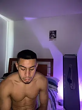 Taylor_DiamondBoy Live XXX Chat