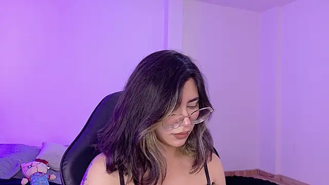 צ'אט XXX בשידור חי של Alejaa_storm