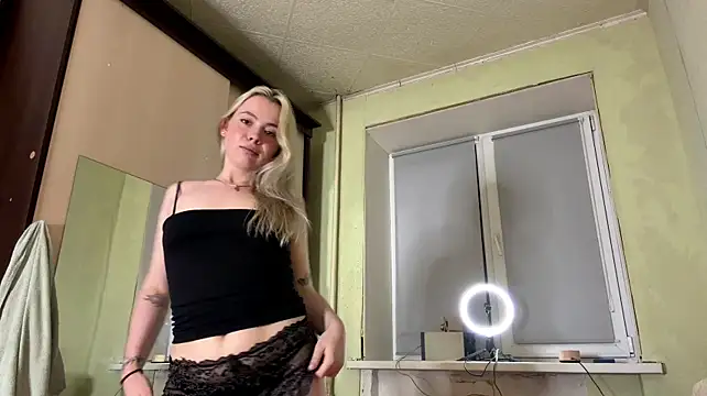 Omilia live XXX chat