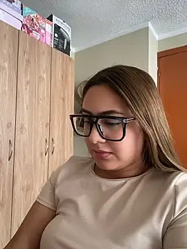 Chat XXX ao vivo de Miabonnett_