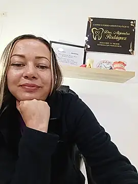 Webkamerová show _Dentist-Madisson_04