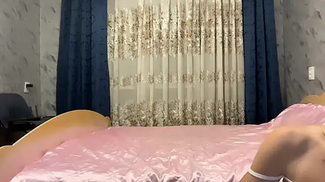 Oktavia7777 Adlı Modelin Canlı XXX Sohbeti
