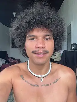 XXX chat uživo modela Myke_gon