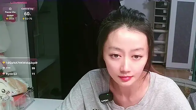 Elina-e3 现场XXX聊天