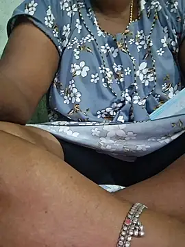 Chat XXX en directo de Tamilselviroja-