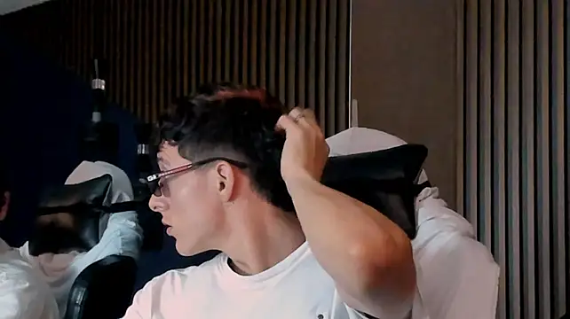 TheGhostforeeonss Live XXX-chat