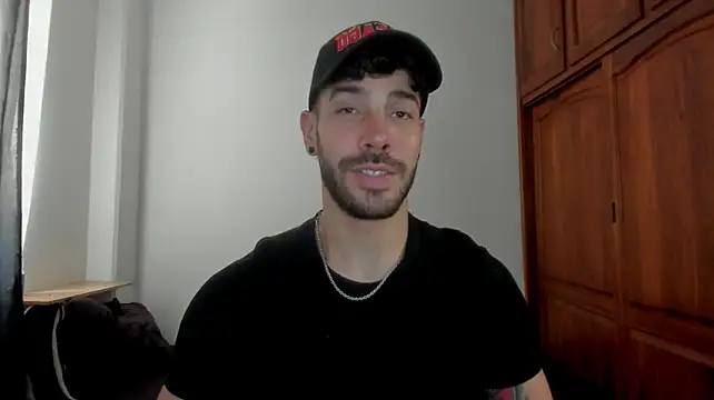 Guyinthemountain Chat XXX in diretta