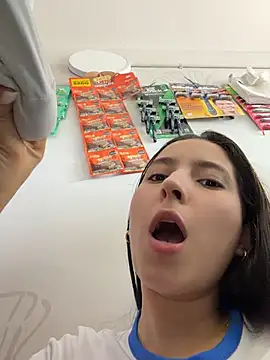 LittleDoll___'s Live XXX Chat