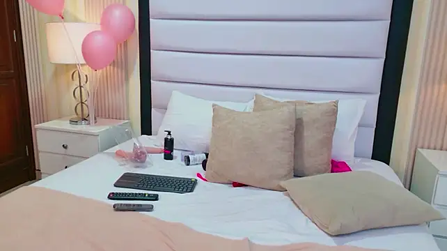 Chat +18 de NaomiRossee ao vivo