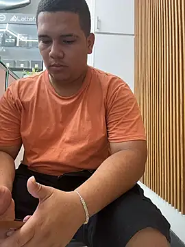 Patricio_02 Adlı Modelin Canlı XXX Sohbeti