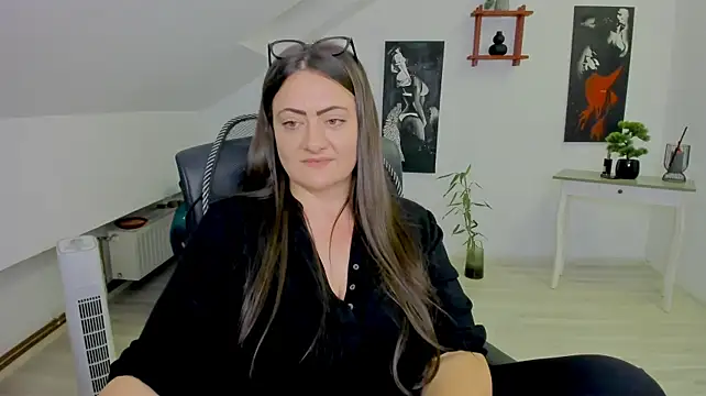 MistressDarrah Live XXX-Chat