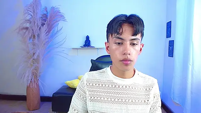 angelocum18's Webcam Show