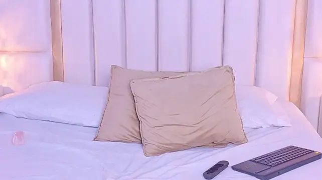 AbannyRogerss' Live XXX Chat