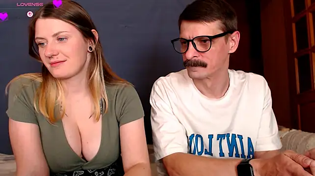 CozyCurves' Live XXX Chat