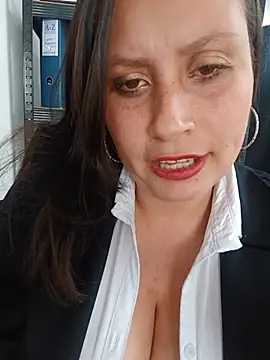 Chat +18 de LIA--23 ao vivo