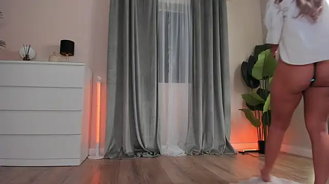 SeraphinedeVil's Live XXX Chat