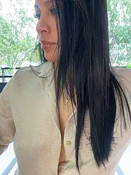 Chatroom XXX en direct de Sofia_Convers