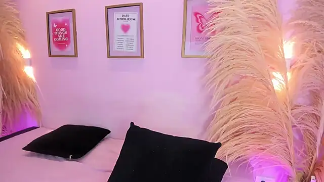 Chat XXX en directo de MiaaCarter_