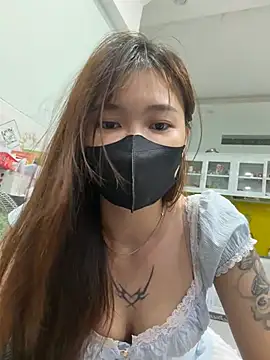 _AnneMia_ XXX чат на живо