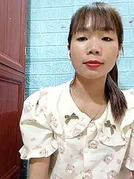 AmyLinee01 Adlı Modelin Canlı XXX Sohbeti