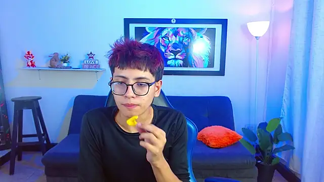 Онлайн чат XXX alexcum_18