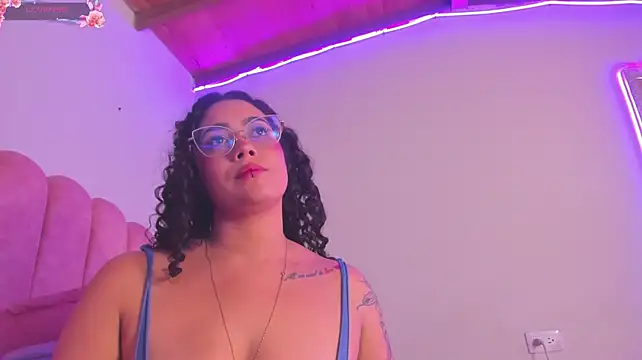 Chat XXX en directo de antonelllepiercee