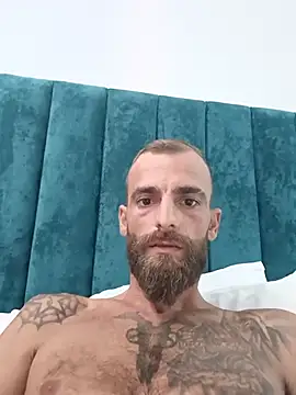 הופעת וובקאם של Big_Dick_Albanian_Goat