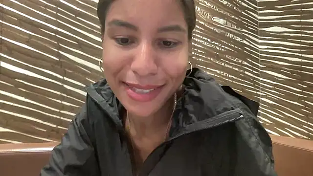 Chat XXX en directo de YaraEstelle