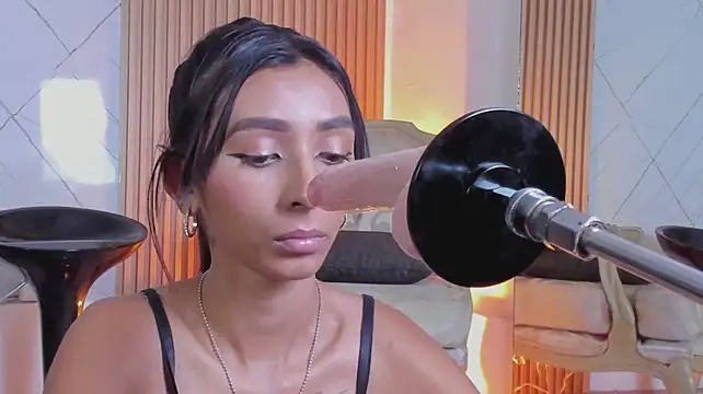 SaraDreamsss' Live XXX Chat