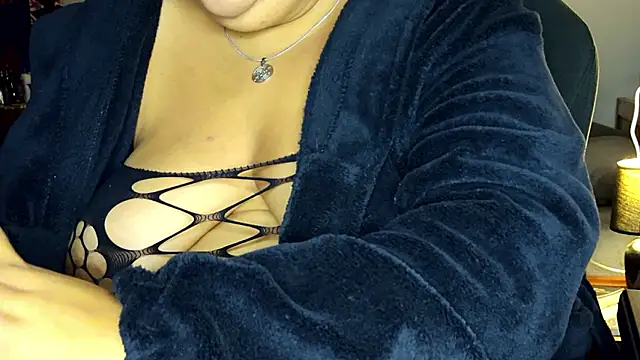 xlatinastar's Live XXX Chat