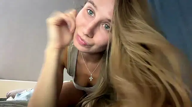 AnyaAfterDark – Live XXX-chat