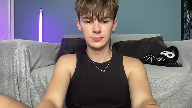 YourMilkyGuy Chat XXX in diretta