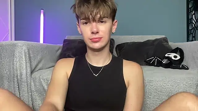 YourMilkyGuy's Live XXX Chat
